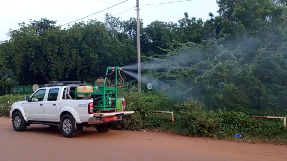 Campagne de pulvérisation anti-moustiques à Ouagadougou pour lutter contre la dengue et le chikungunya
