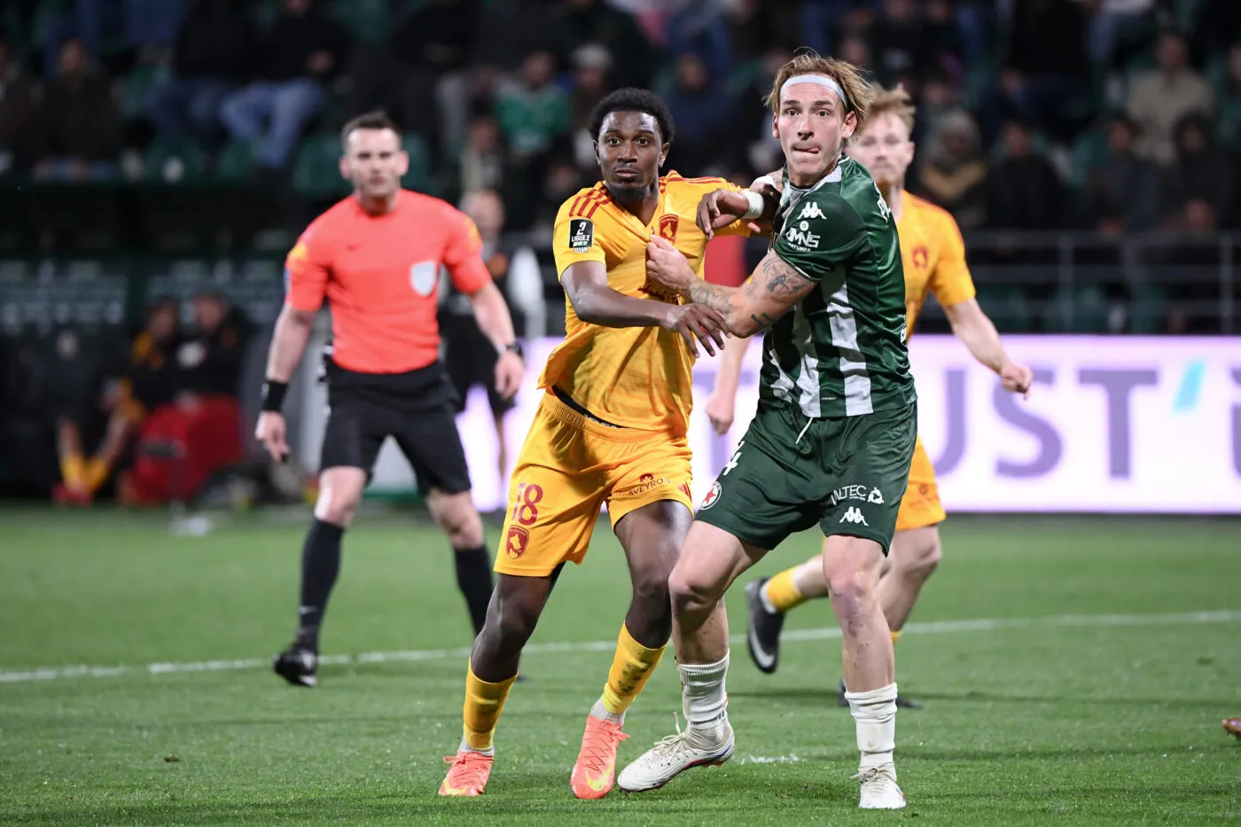 Les joueurs de Rodez célébrant une victoire en Ligue 2