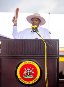 Faure Gnassingbé et Yoweri Museveni lors d'un échange officiel