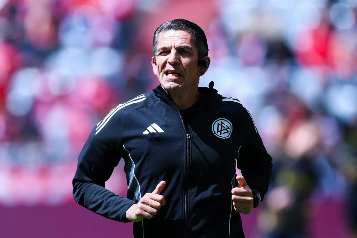 Deniz Aytekin, arbitre émérite, lors de son dernier match