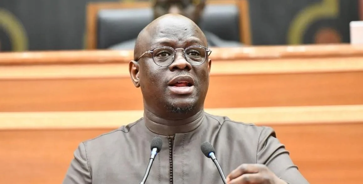 Portrait du ministre des Finances et du Budget, Cheikh Diba, lors d'une réunion officielle
