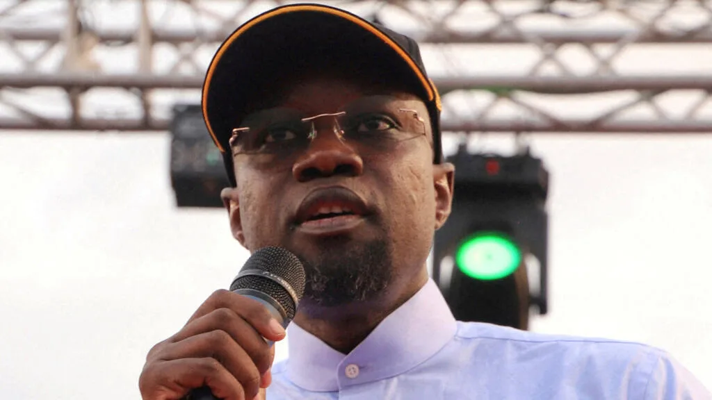 Ousmane Sonko s’exprimant lors d’une conférence de presse à Dakar