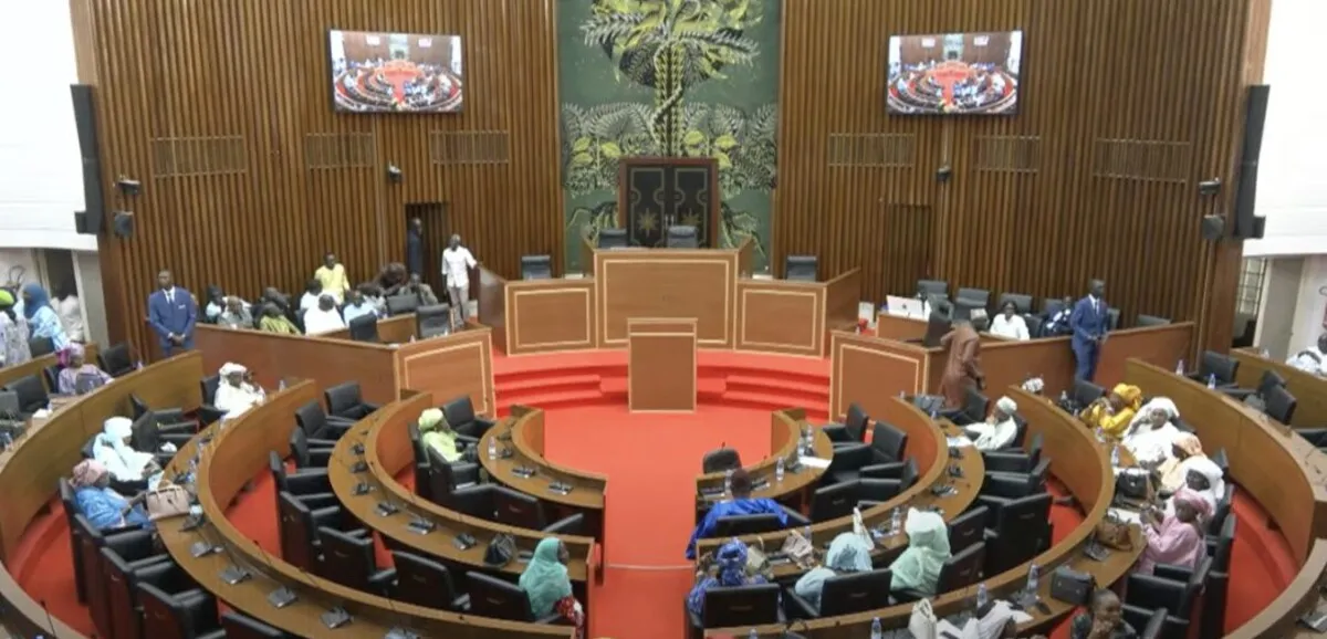 Sénégal : crise politique autour de la réintégration d’Ousmane Sonko à l’Assemblée nationale