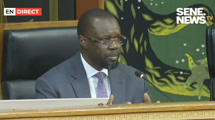 Ousmane Sonko en pleine déclaration sur sa séparation politique
