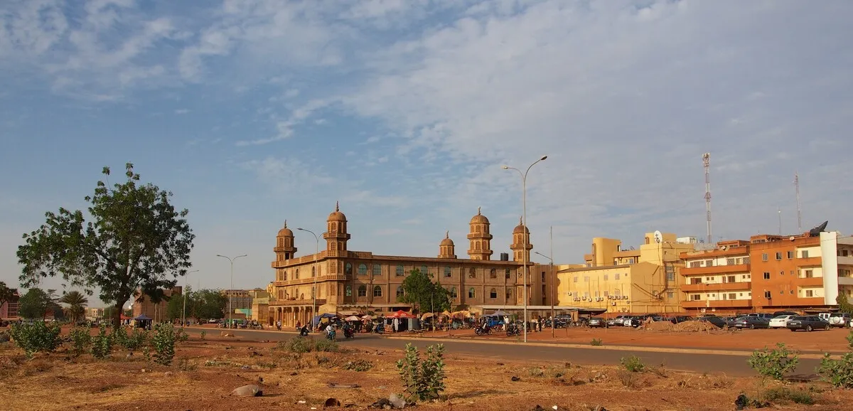 Intérieur de la grande mosquée sunnite de Ouagadougou, Burkina Faso