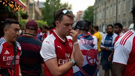 Les supporters d'Arsenal, déçus après leur défaite face au PSG en finale de Ligue des champions
