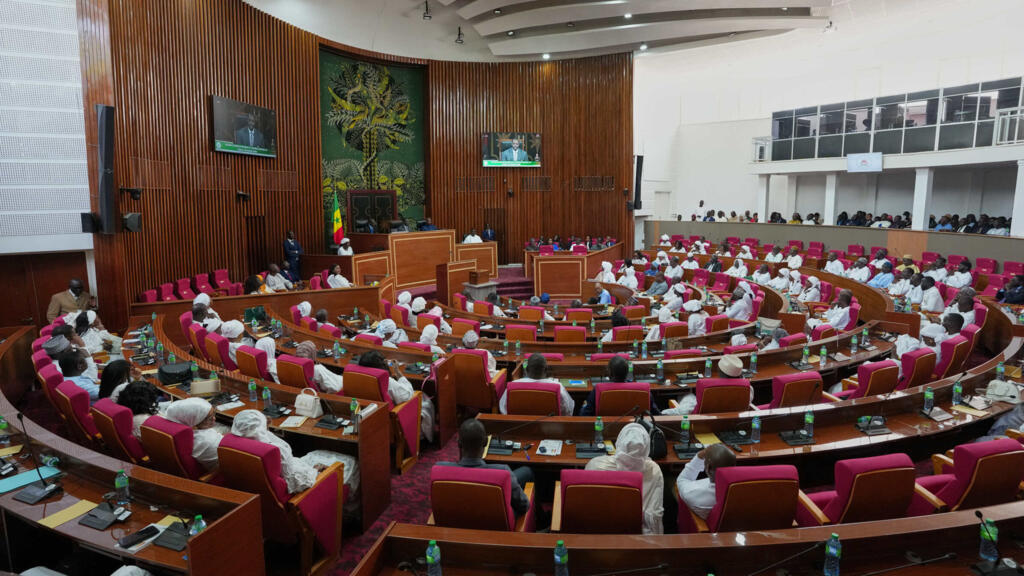 Vue de l'Assemblée nationale sénégalaise lors de l'élection d'Ousmane Sonko à la présidence. Dakar, mai 2026.