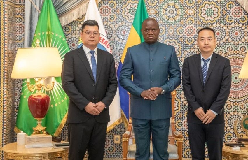 président gabonais avec délégation de l