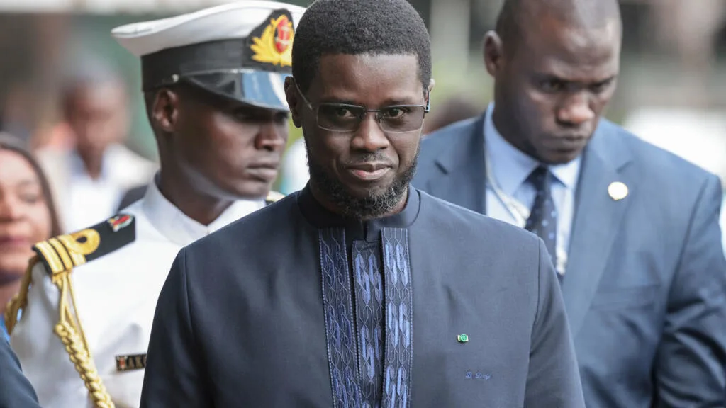 Bassirou Diomaye Faye s'exprimant lors d'un hommage national