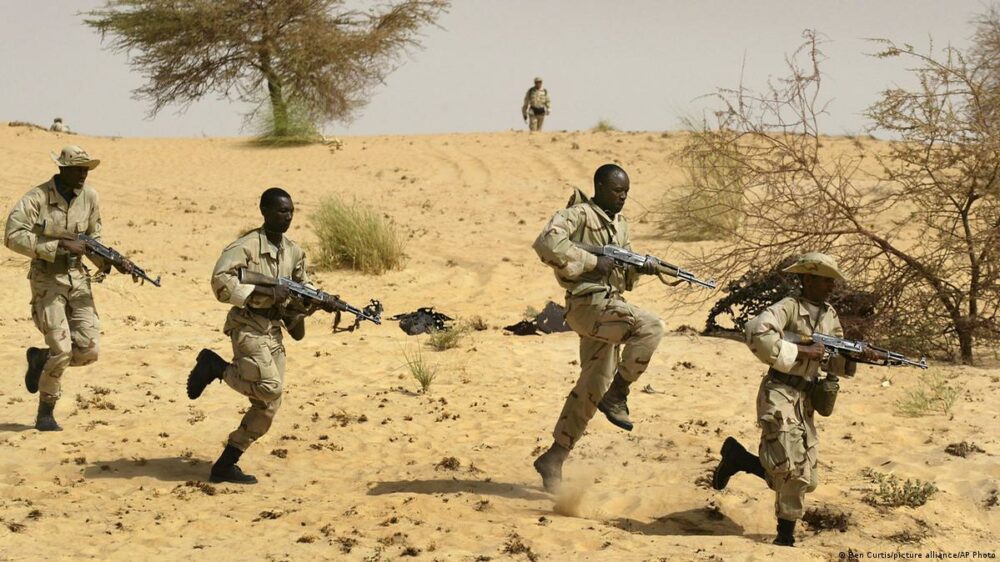 Le Mali lance des primes contre les chefs terroristes au Sahel