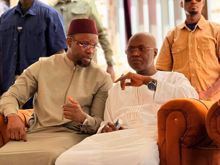 Moment de recueillement entre Ousmane Sonko et la famille Sané