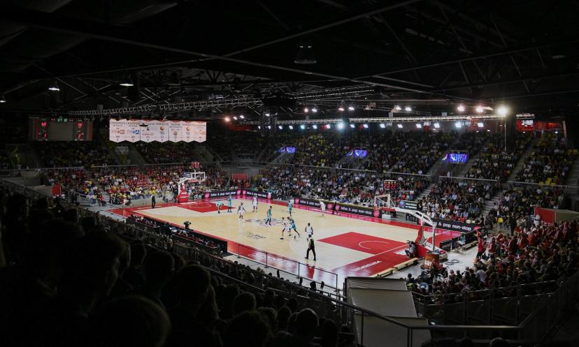 Le stade Rhenus Sport de Strasbourg, prêt à accueillir le match contre Galatasaray