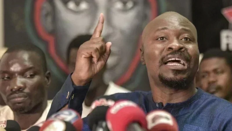 Guy Marius Sagna lors de l'annonce des fonds perçus par Ousmane Sonko