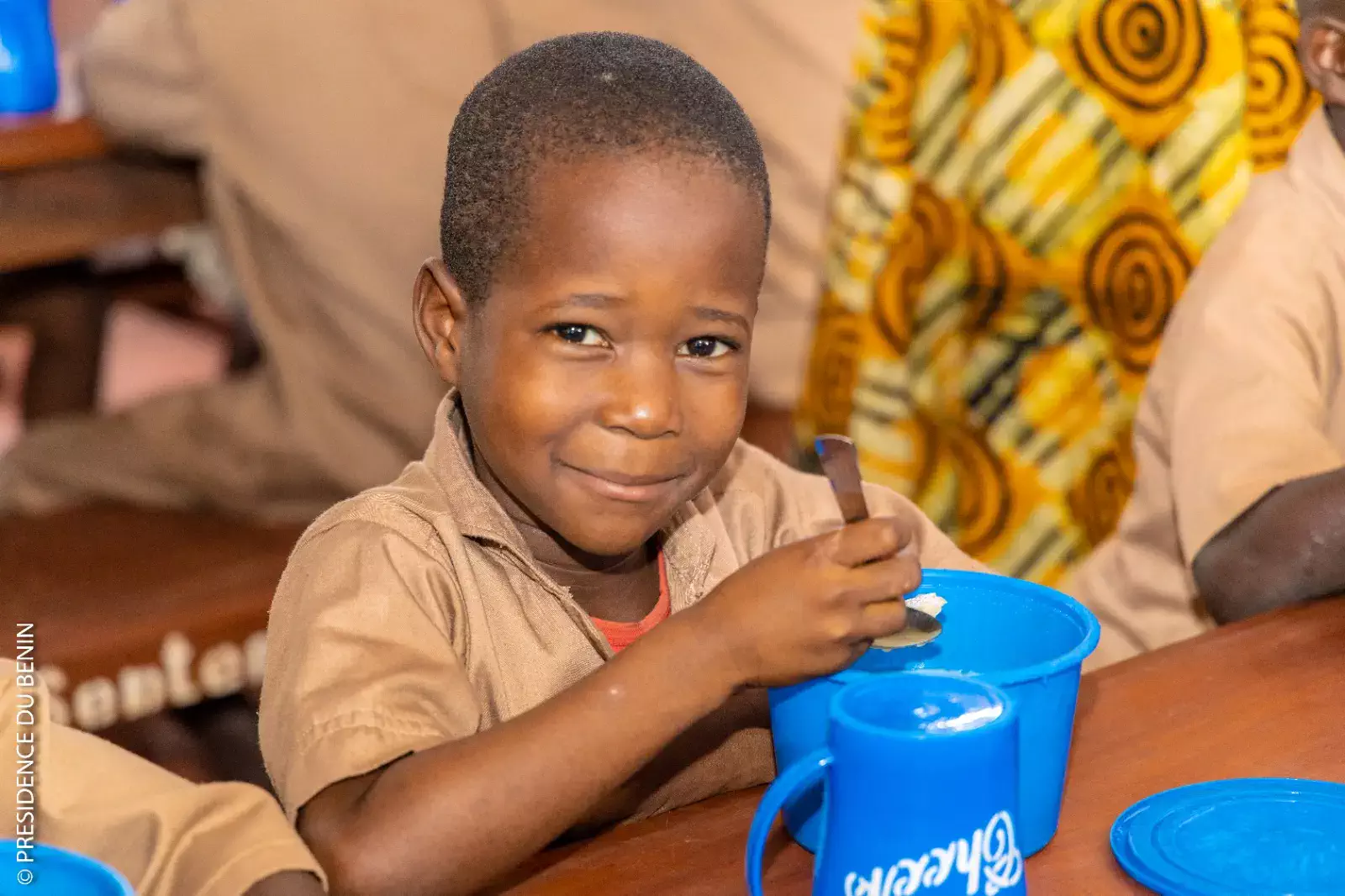 Élèves en salle de classe au Bénin