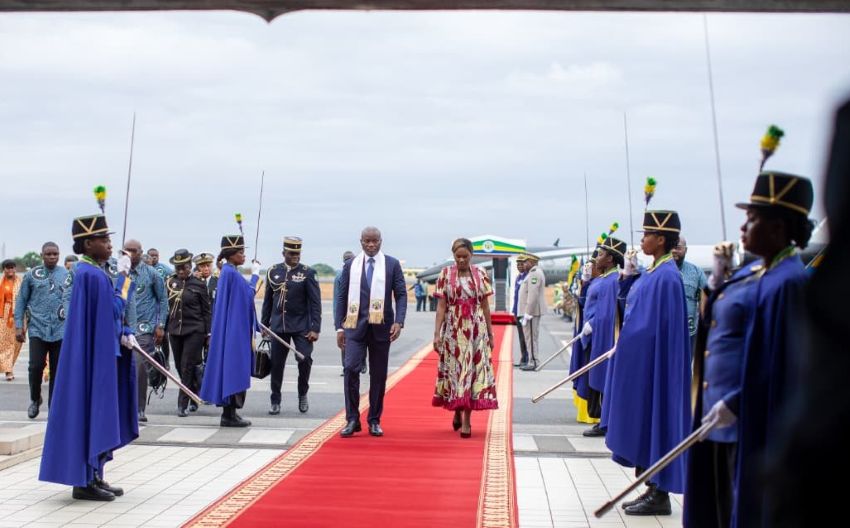 Le président gabonais et son épouse de retour à Libreville après une tournée africaine